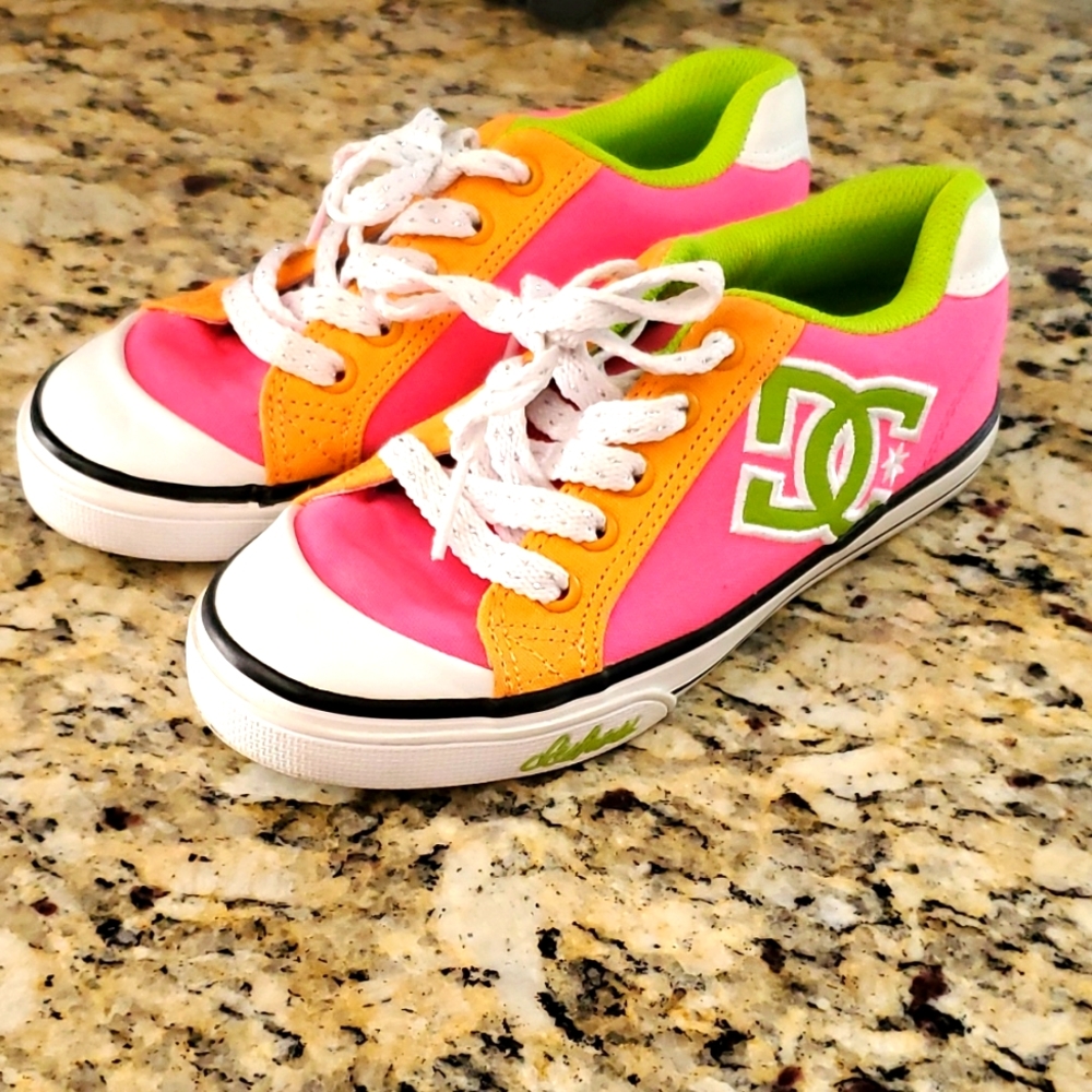 DC shoes size 13Y
